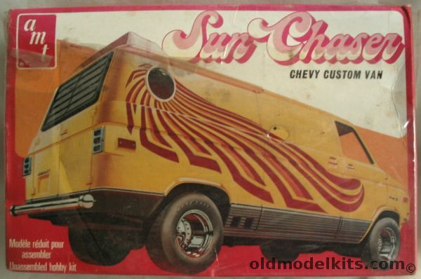 AMT 1/25 Sun Chaser Chevy Custom Van, T402 plastic model kit